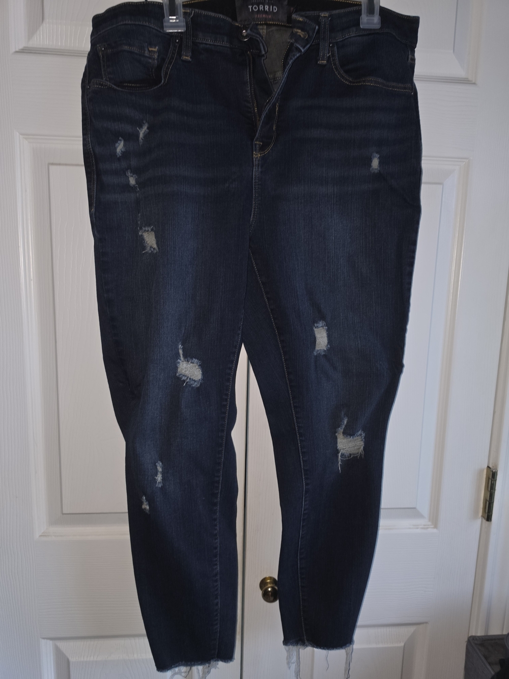 torrid dark indigo distressed cropped skinny jeans